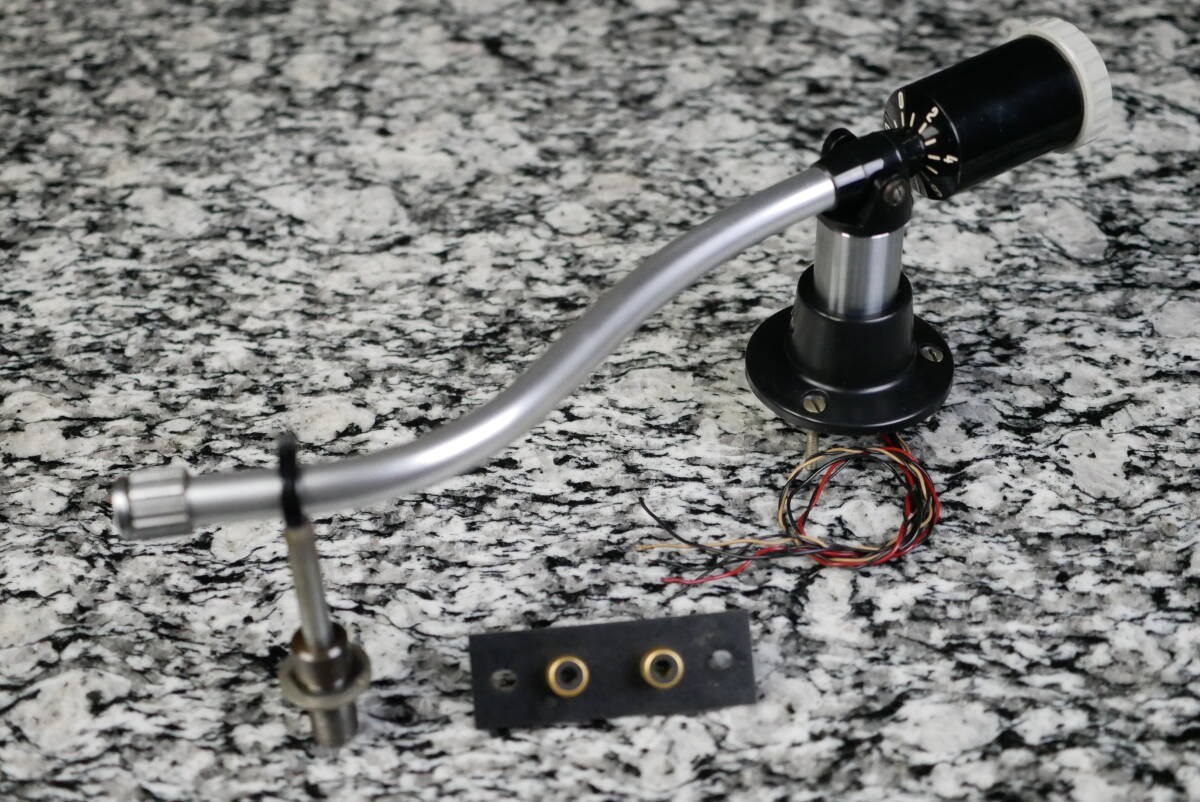 Ortofon SMG-212 Short Arm Rare Vintage Tested and in very good condition.