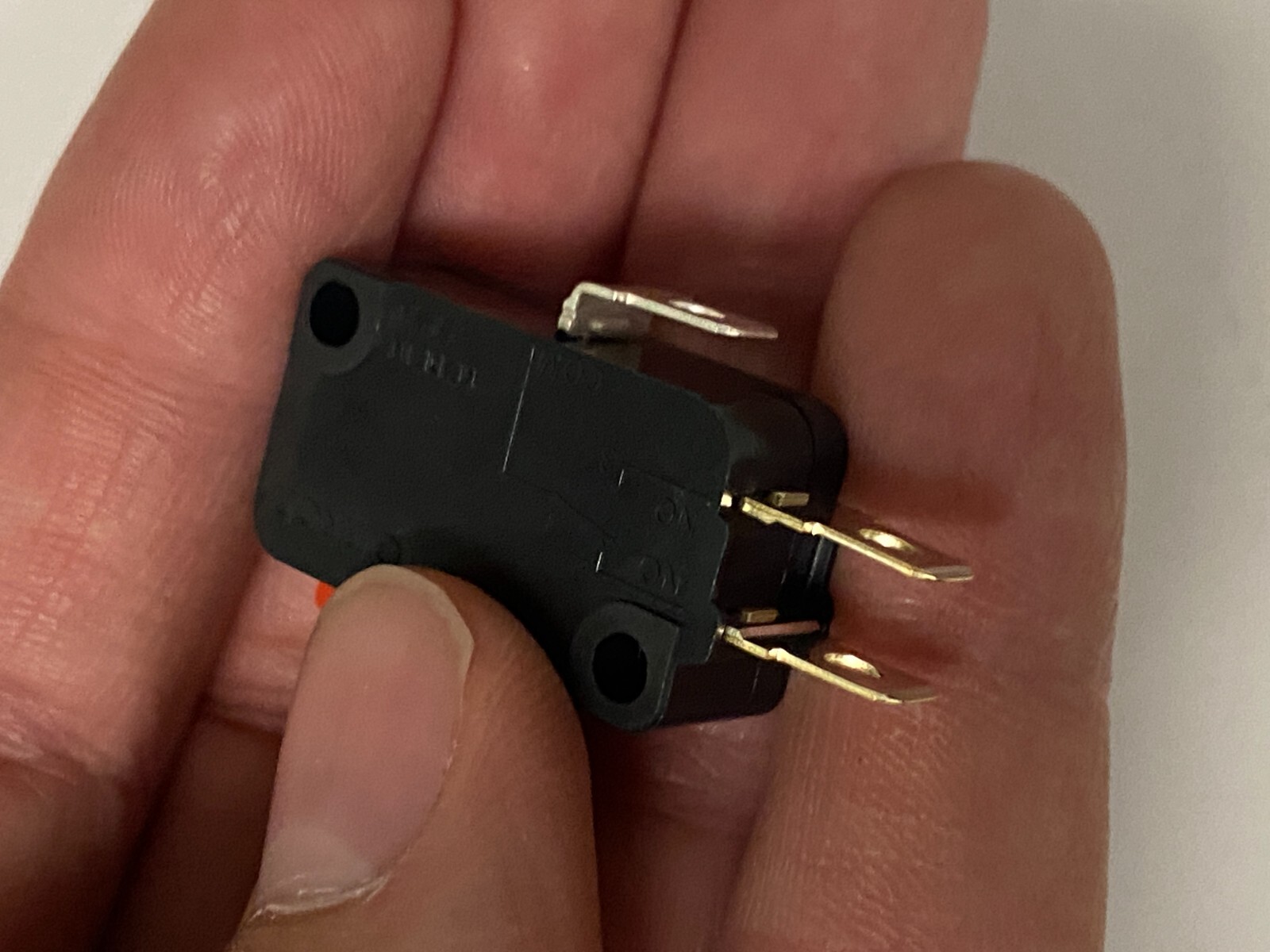 New Microswitch Replacement for Realistic LAB400 Turntable