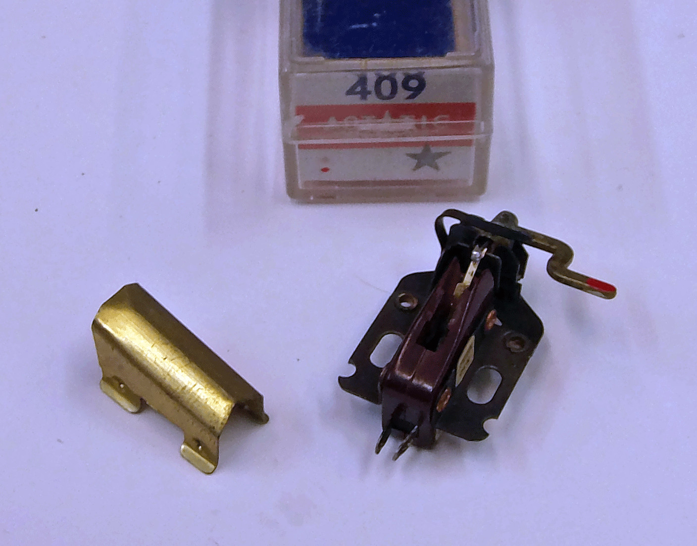 PHONOGRAPH NEEDLE CARTRIDGE ASTATIC 409 FOR ADMIRAL 409A11, ADMIRAL 98A54-1