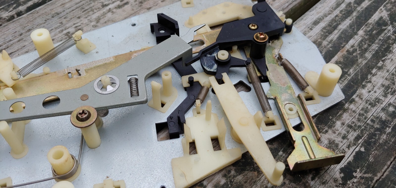 Original 1970’s JVC QL-A200 TurnTable Platter MECHANISM Part # K30401 B