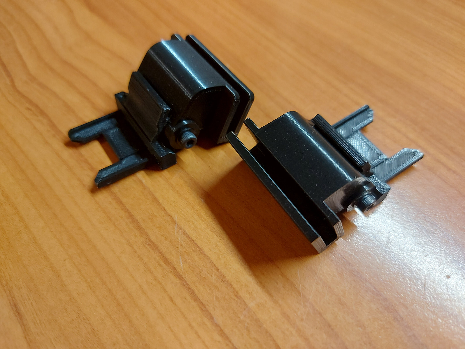 2x SANYO TP-366 TP366 TP 366 DUST COVER HINGE hinges hinge cover hood