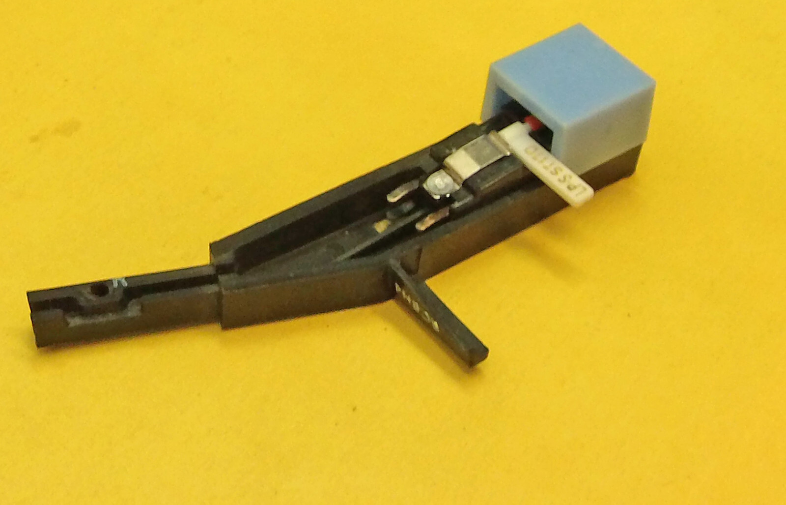 ASTATIC 669d CARTRIDGE NEEDLE for BSR SC7M Electro-Voice 5545D BSR SC8H4