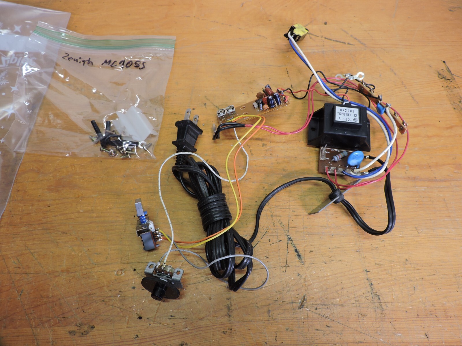 Zenith MC9055 Turntable Electronic circuit board, transformer, switches and pots