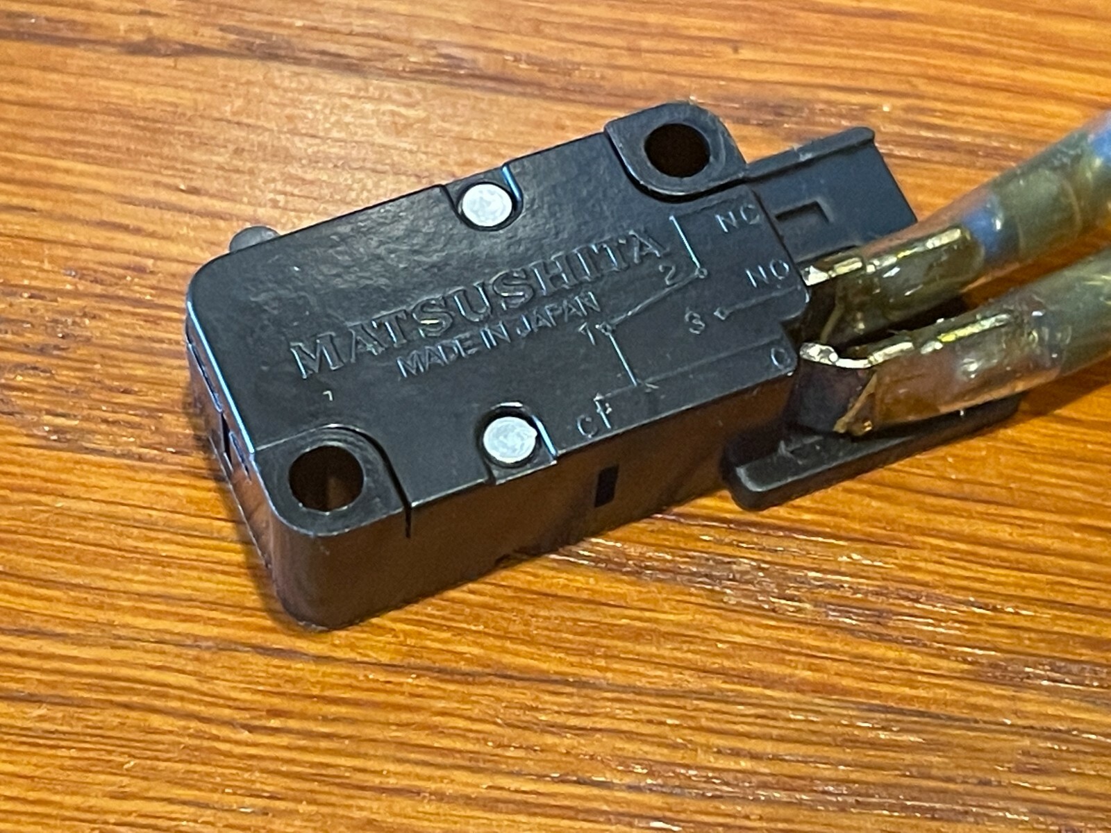 Technics SL-230 Turntable Parts – Microswitch