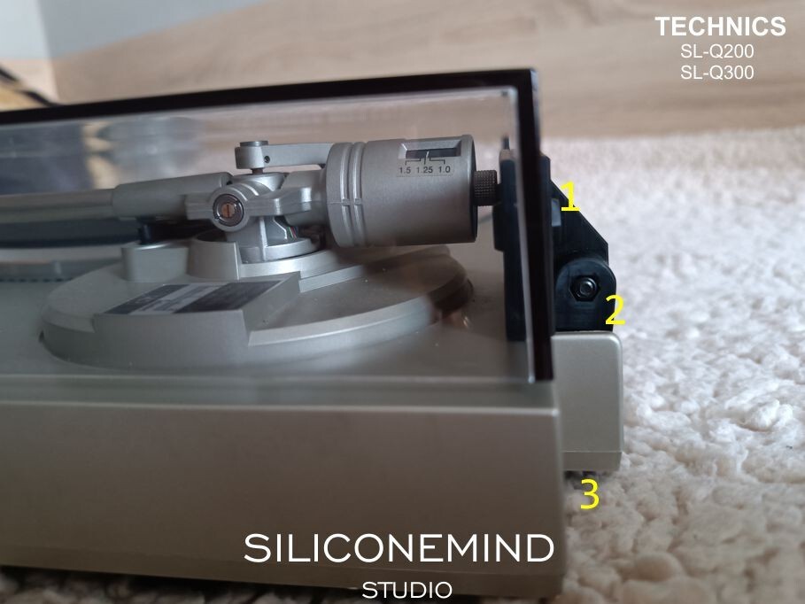 Hinges (x2) for Technics SL-Q200, SL-Q300, [+?]…