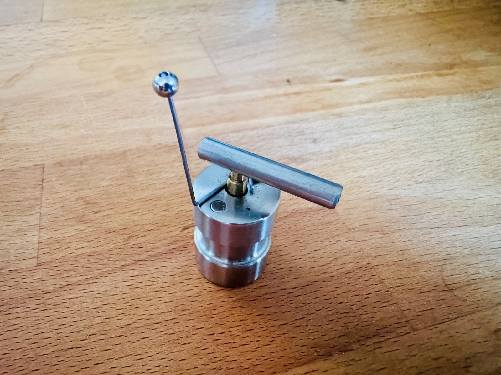 Integrityhifi Tru-lift, automatic tonearm lifter #1, 1-1/4″ – 1-5/8″, Stainless