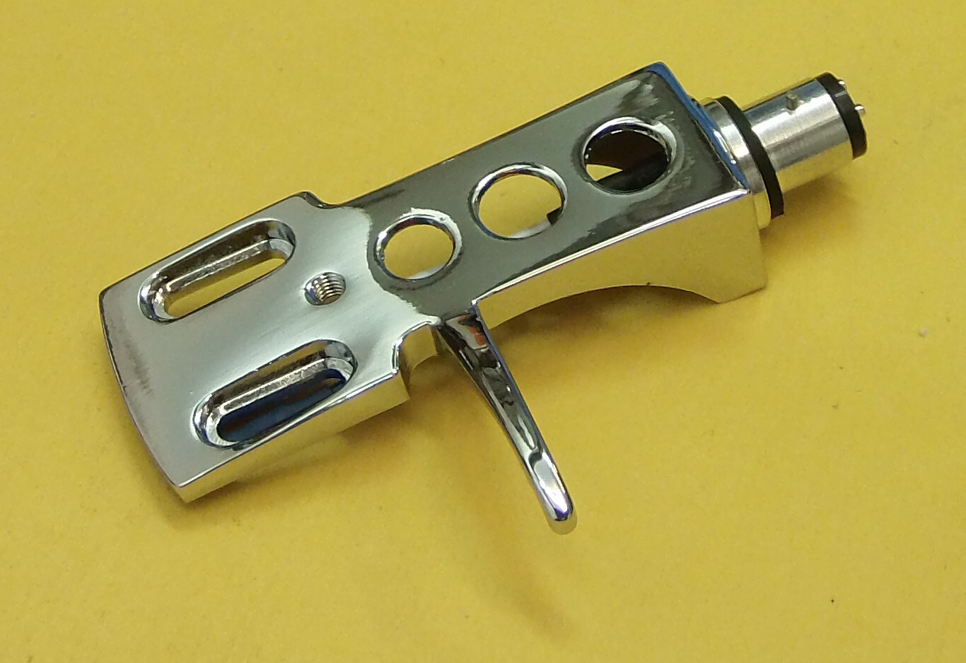 Titanium plated 1/2′ chrome turntable headshell with OFC leads