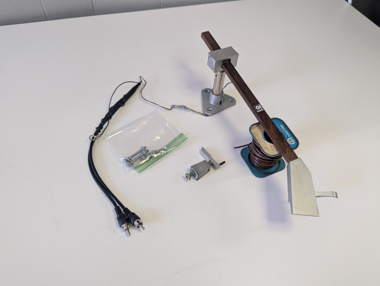 Microtrak / Gray 303 tonearm for Parts / Repair, missing counterweight