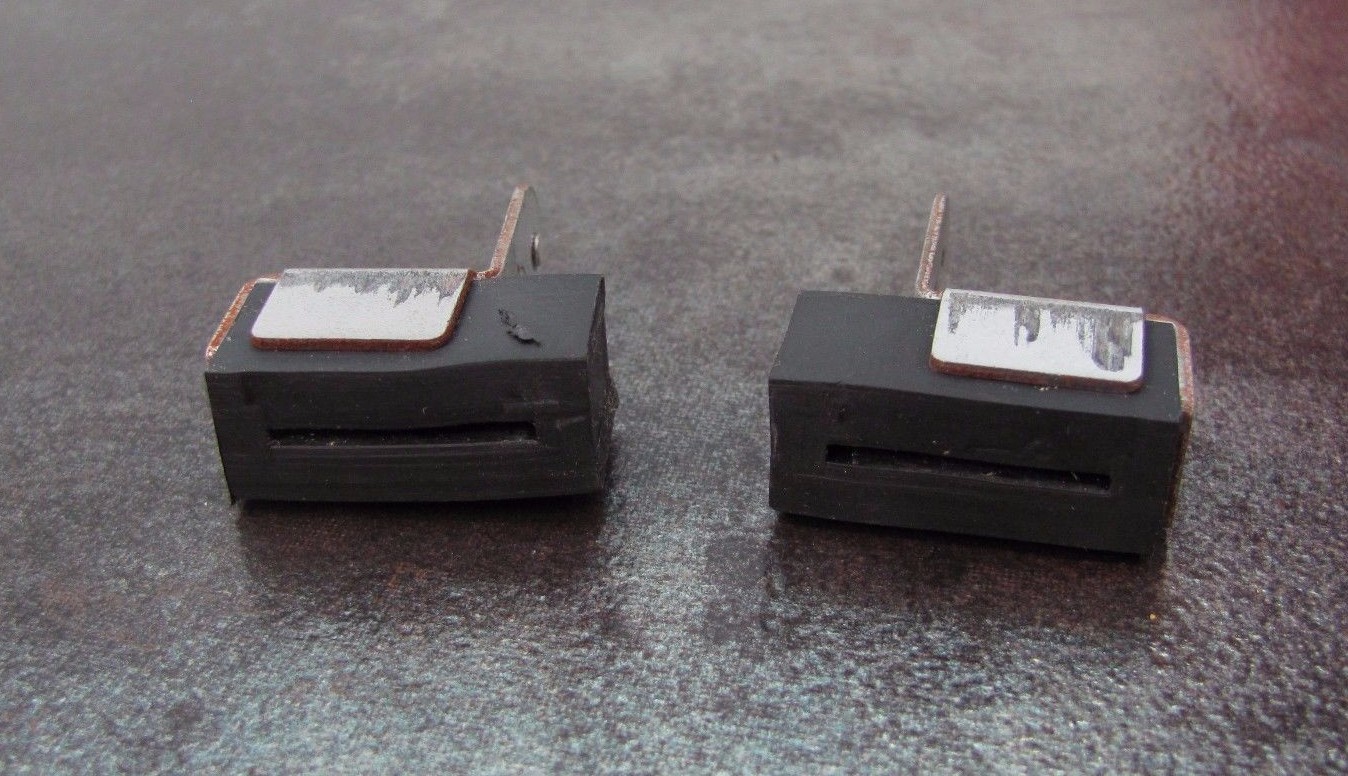 Vintage ROTEL Turntable REPAIR PART (RP-1001) – Transformer Mounts