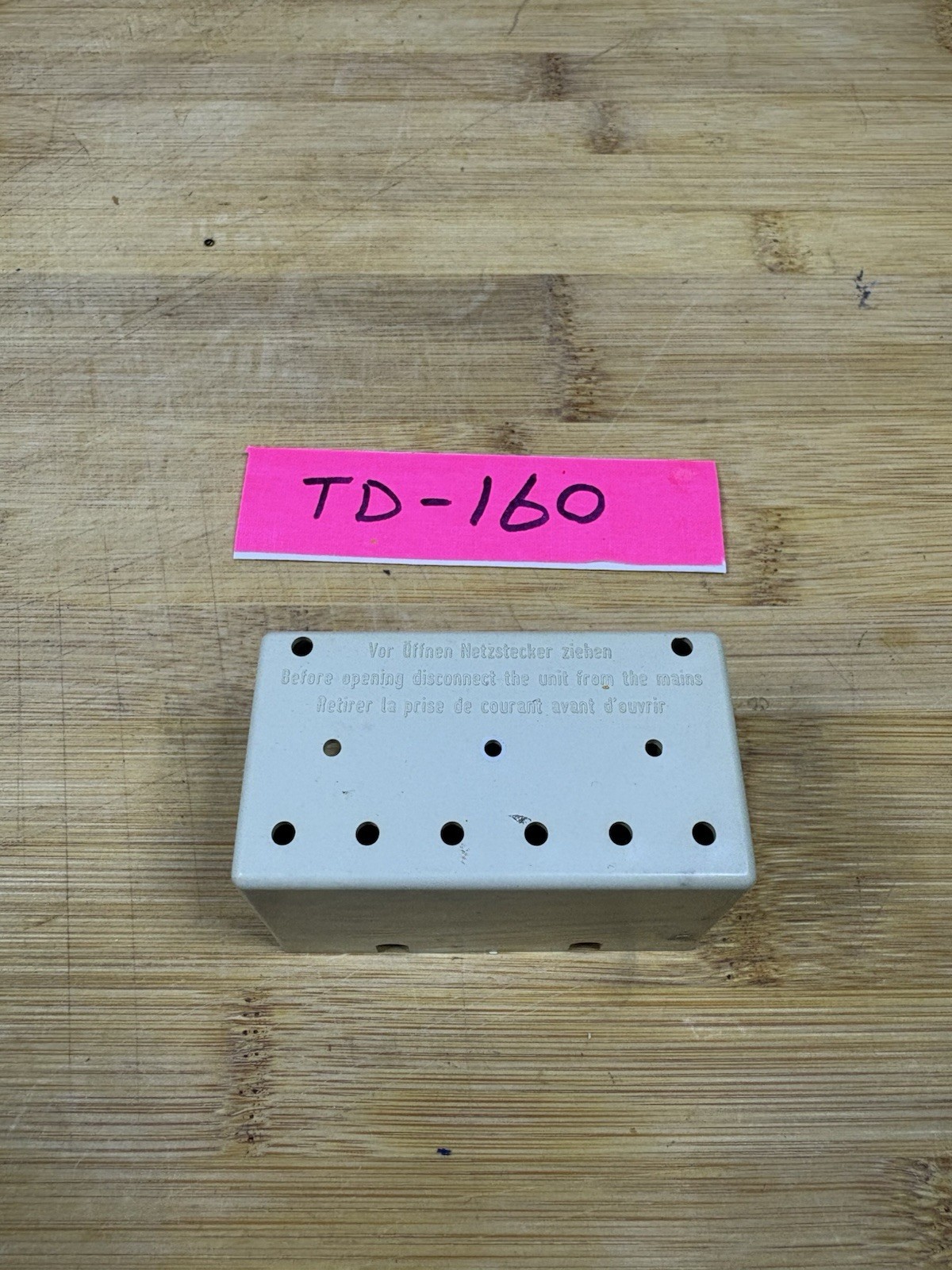 Thorens TD-160 Part (may fit 145/165/166/146/147)-AUDIO SIGNAL CONNECTION COVER