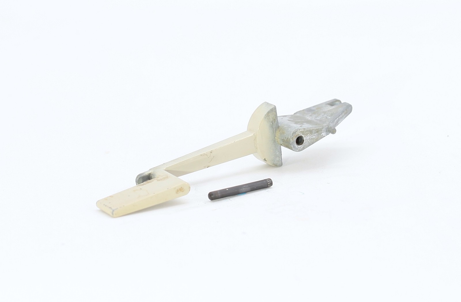 Telefunken 210 – Tone Arm Lift Lever & Arm Rest – Turntable Part