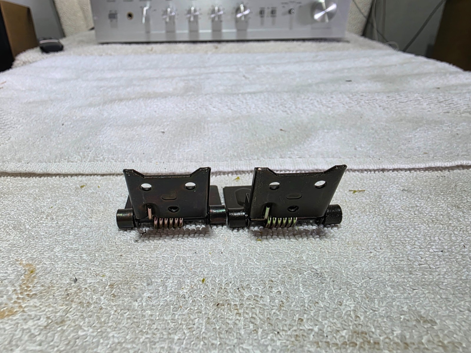 “Technics / MCS Turntable Dust Cover Hinges – SL-B / SL-D Series Style – Vintage