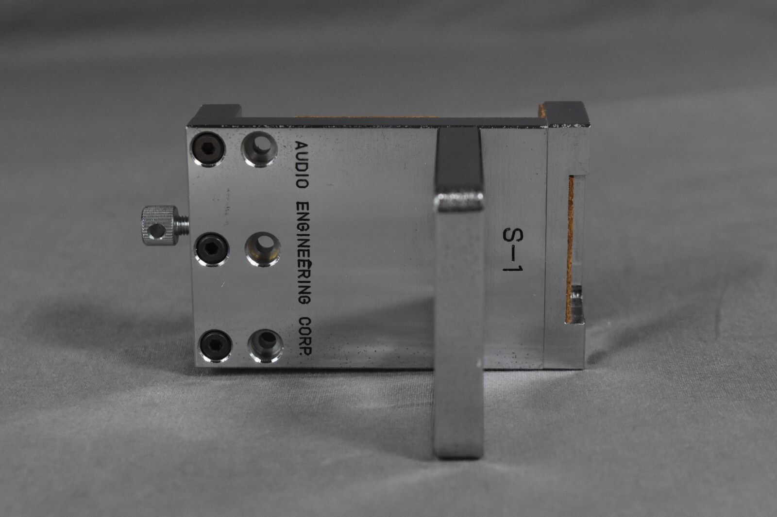 SAEC S-1 ARM BRACkET Arm base In Excellent Condition
