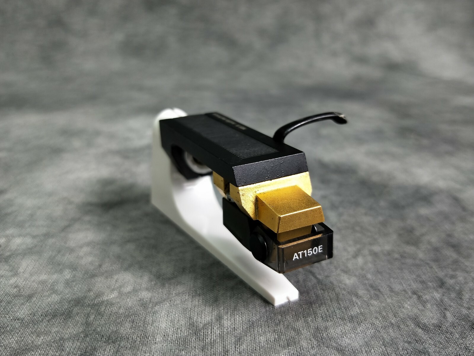 Audio-Technica AT150E Cartridge w/ MS-9 Headshell In Excellent Condition