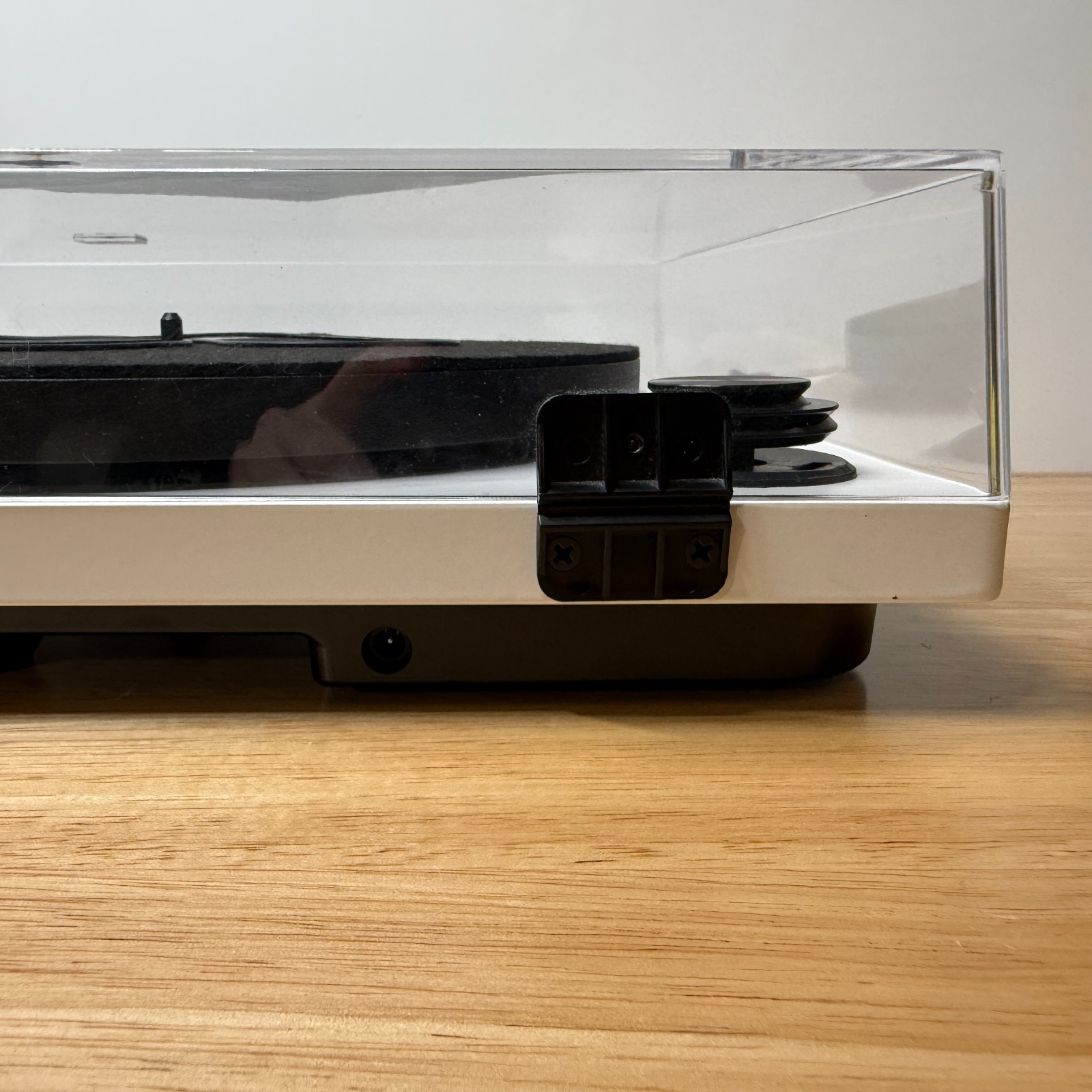 U-Turn Audio Orbit Belt Drive Turntable White With Dust Cover For Parts