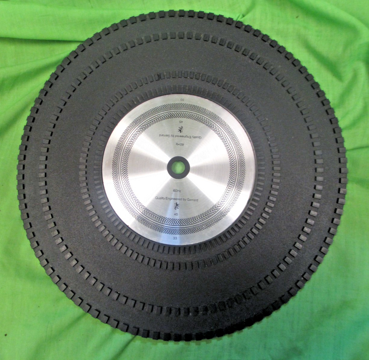 GARRARD MODEL 990B TURNTABLE MAT Pt # 78607 AND DISC Pt # 78901/002 60 HERTZ
