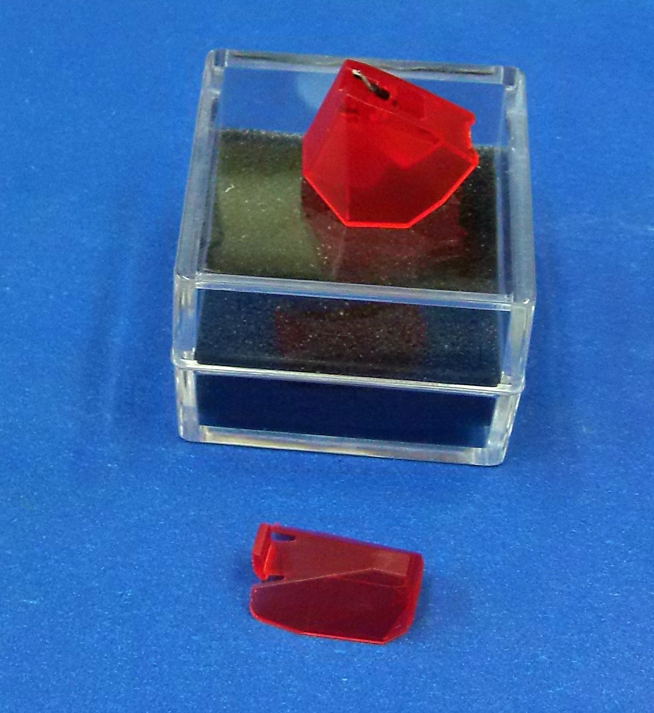 ORTOFON 2M RED GENERIC CONICAL DIAMOND STYLUS WITH PROTECTIVE COVER
