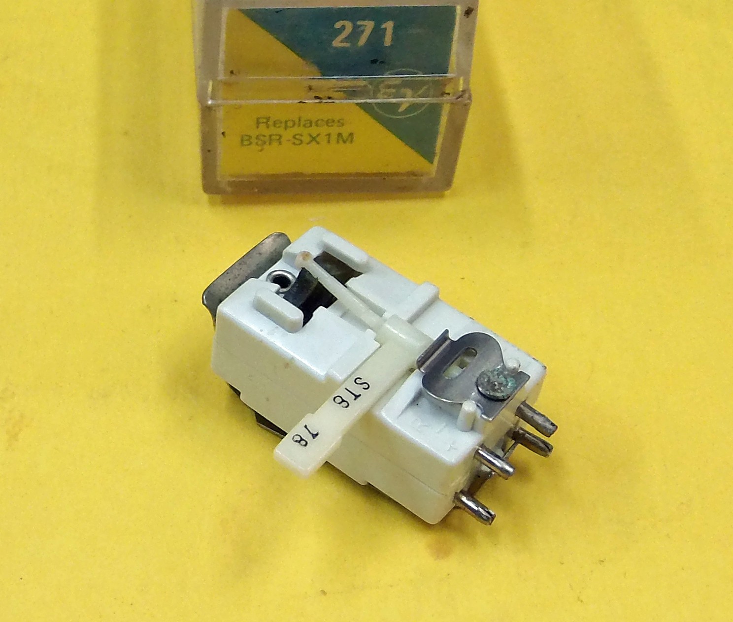 EV 271 PHONOGRAPH CARTRIDGE FOR BSR SX1M STEREO WITH BRACKET AND NEW NEEDLE