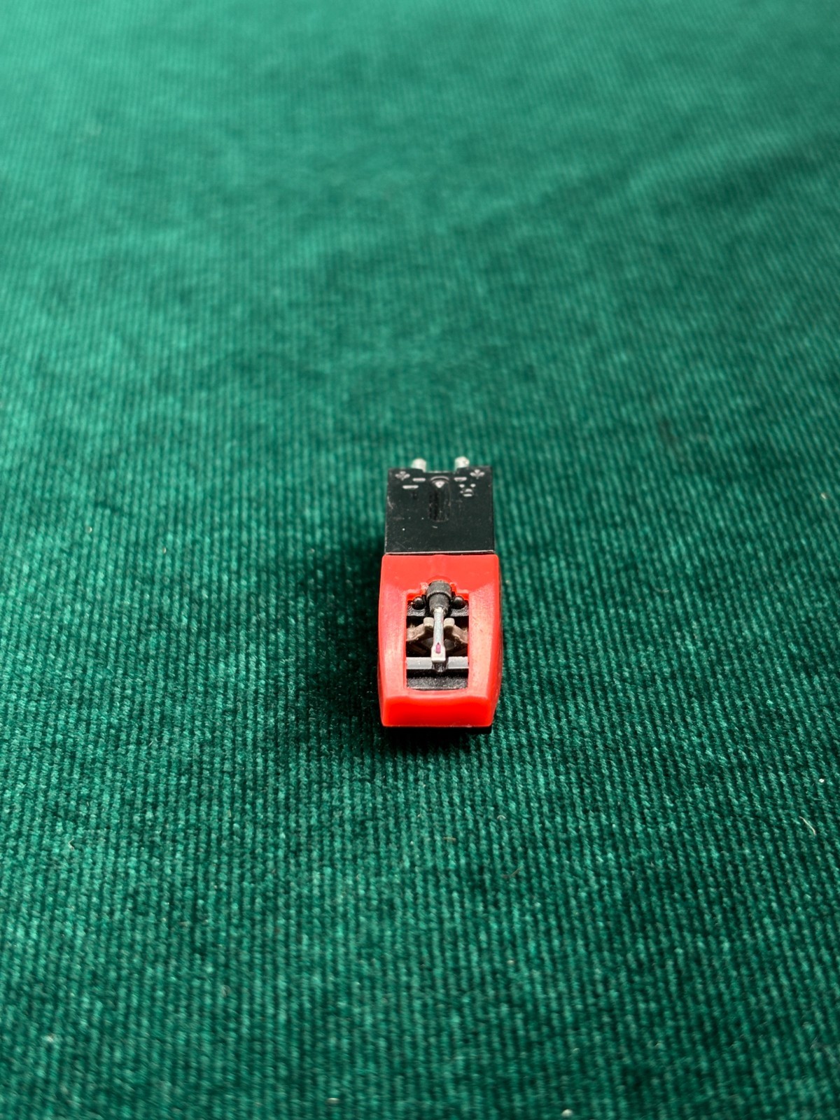 Phono Cartridge With Stylus