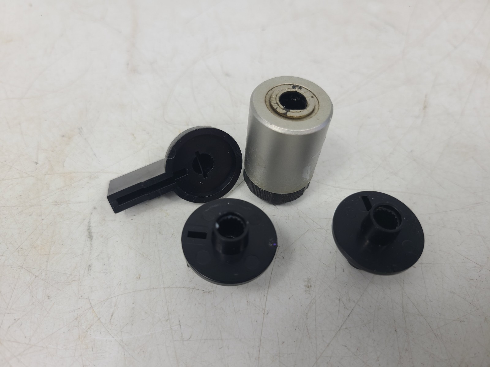 REALISTIC LAB77 Turntable Replacement Tonearm Counter Weight & Dials Parts Lot