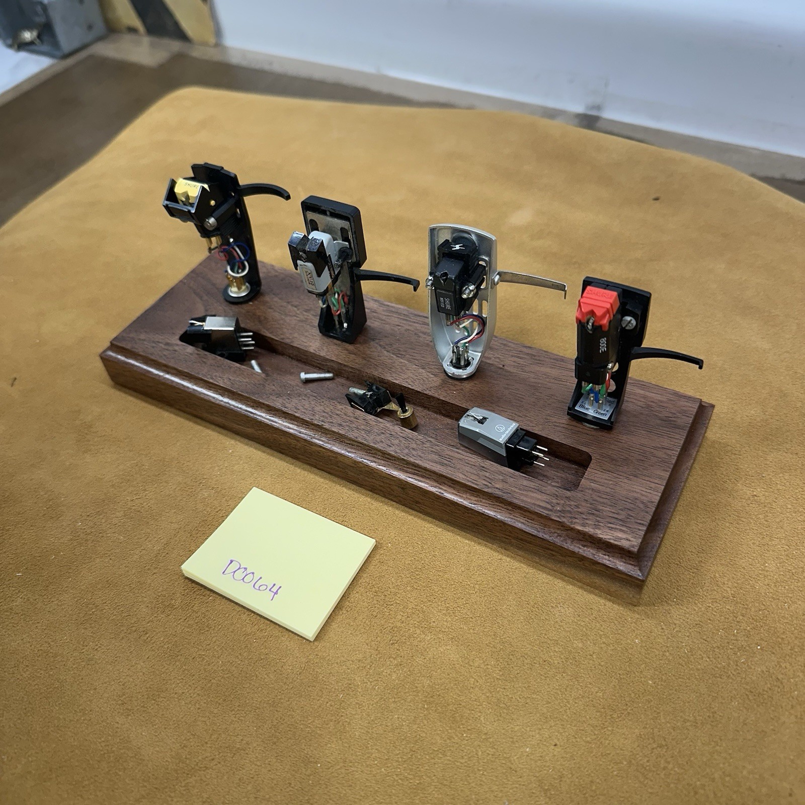 Turntable Cartridges Headshell Stand Display Walnut – Four + Accessories- Read