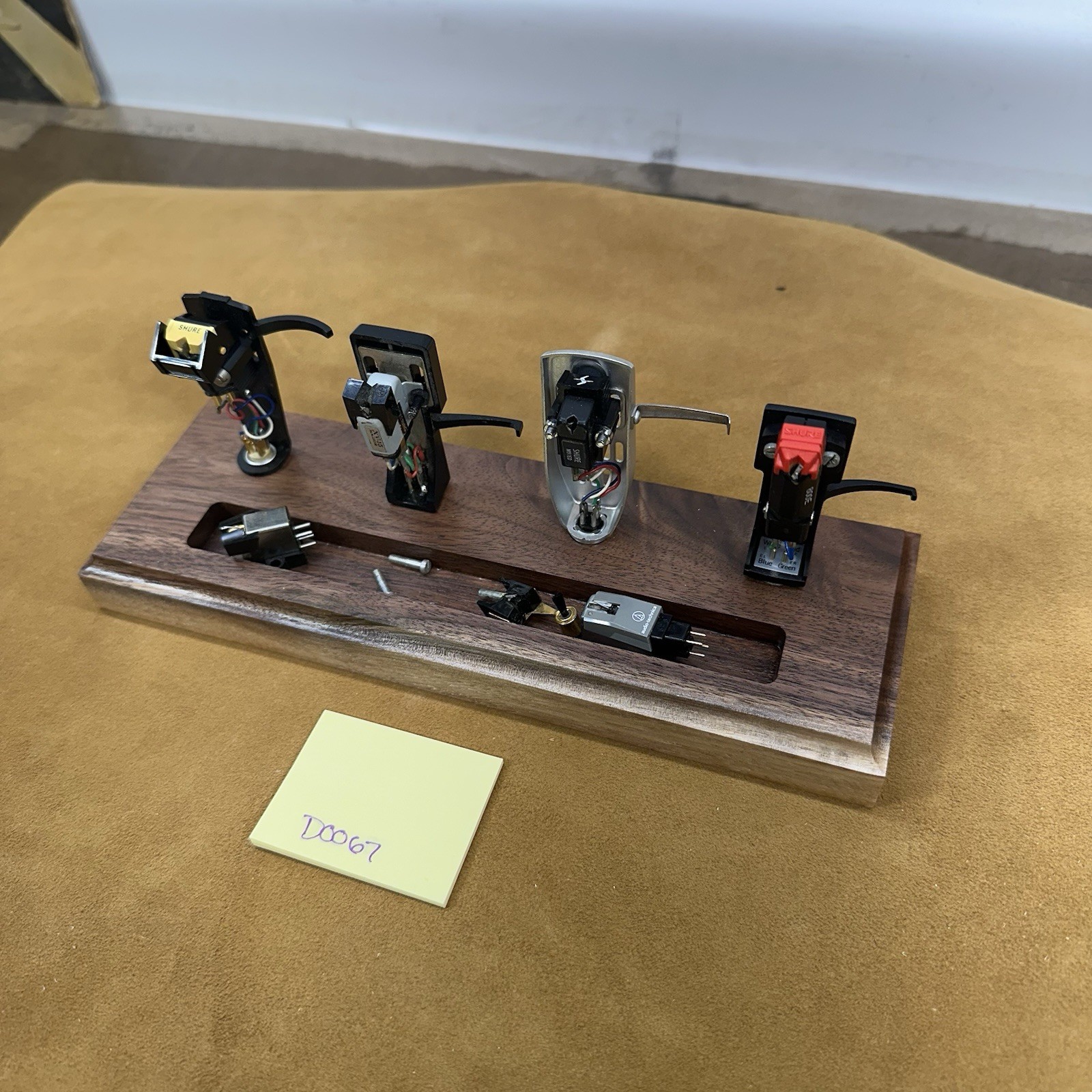 Turntable Cartridges Headshell Stand Display Walnut – Four + Accessories- Read
