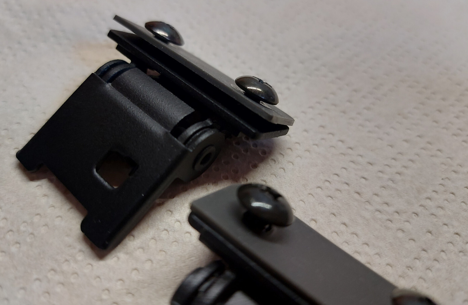 2x DUST COVER LID HINGES ORIGINAL – NOS – NEW – LUXMAN PD-264 PD264 PD 264