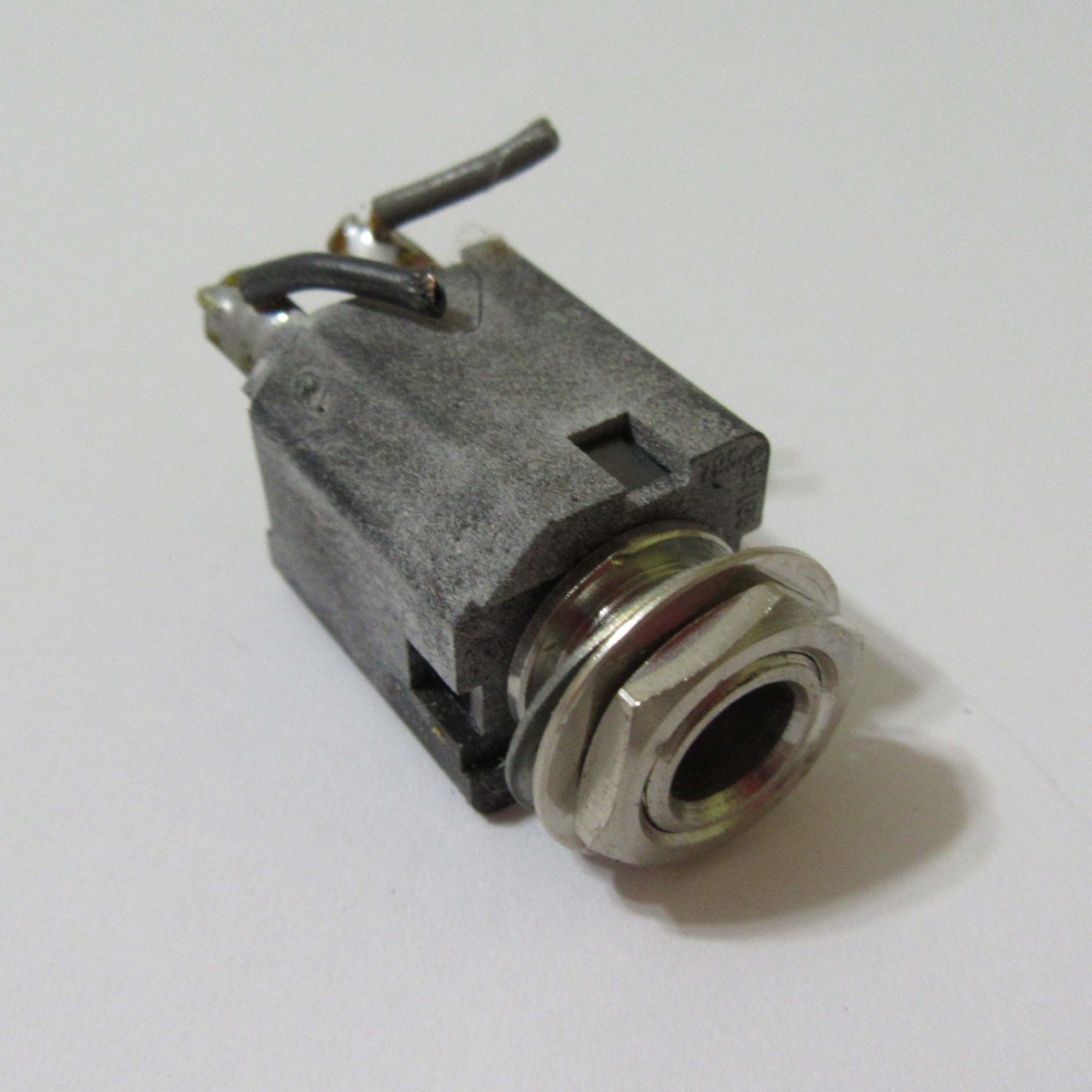 Hamilton ® 930 Record Player Phonograph PART – Headset Jack Assembly
