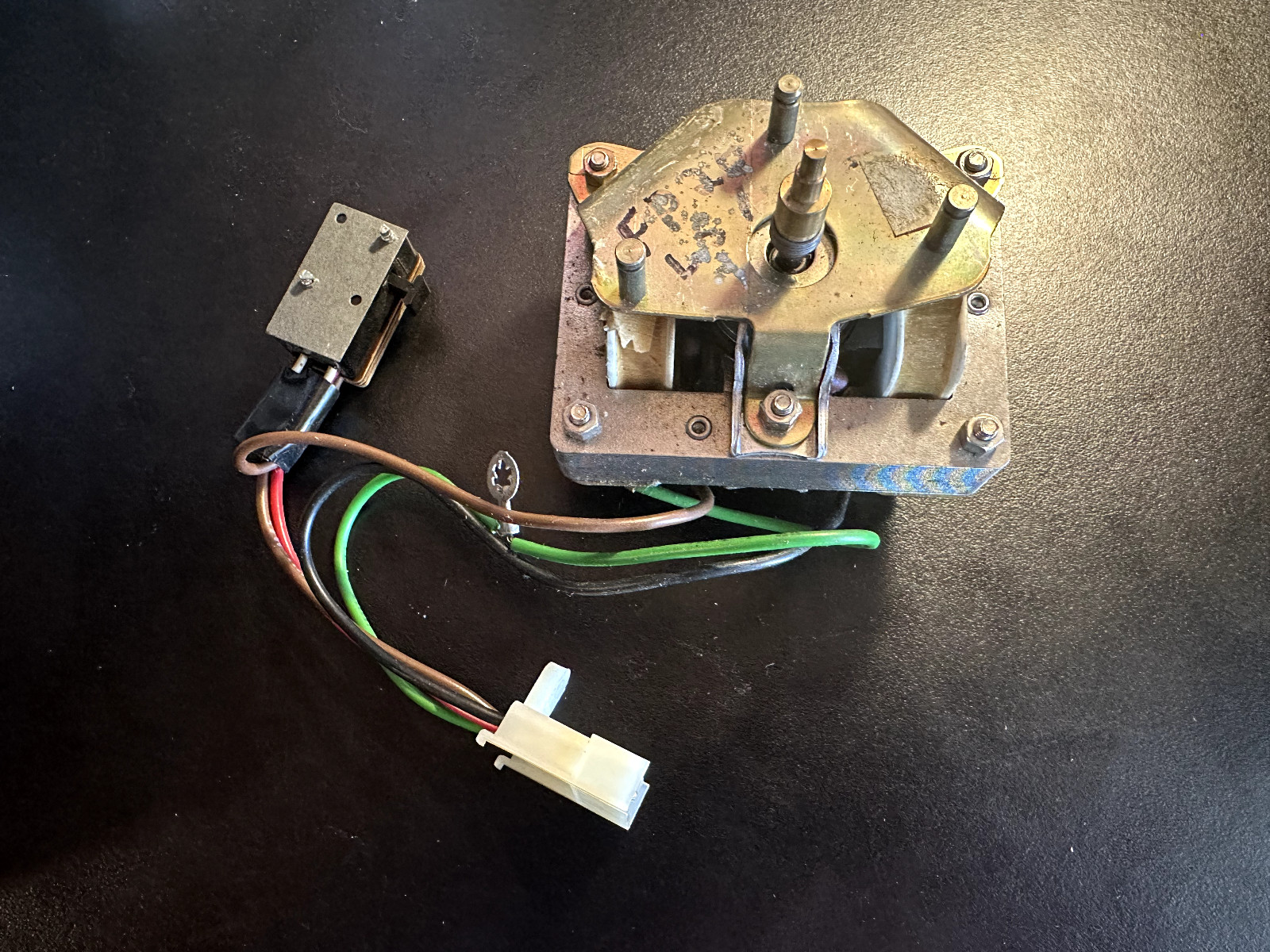 BSR FP 20-14S WL Turntable Motor 100/125V 60Hz w/ Switch – Realistic LAB-54