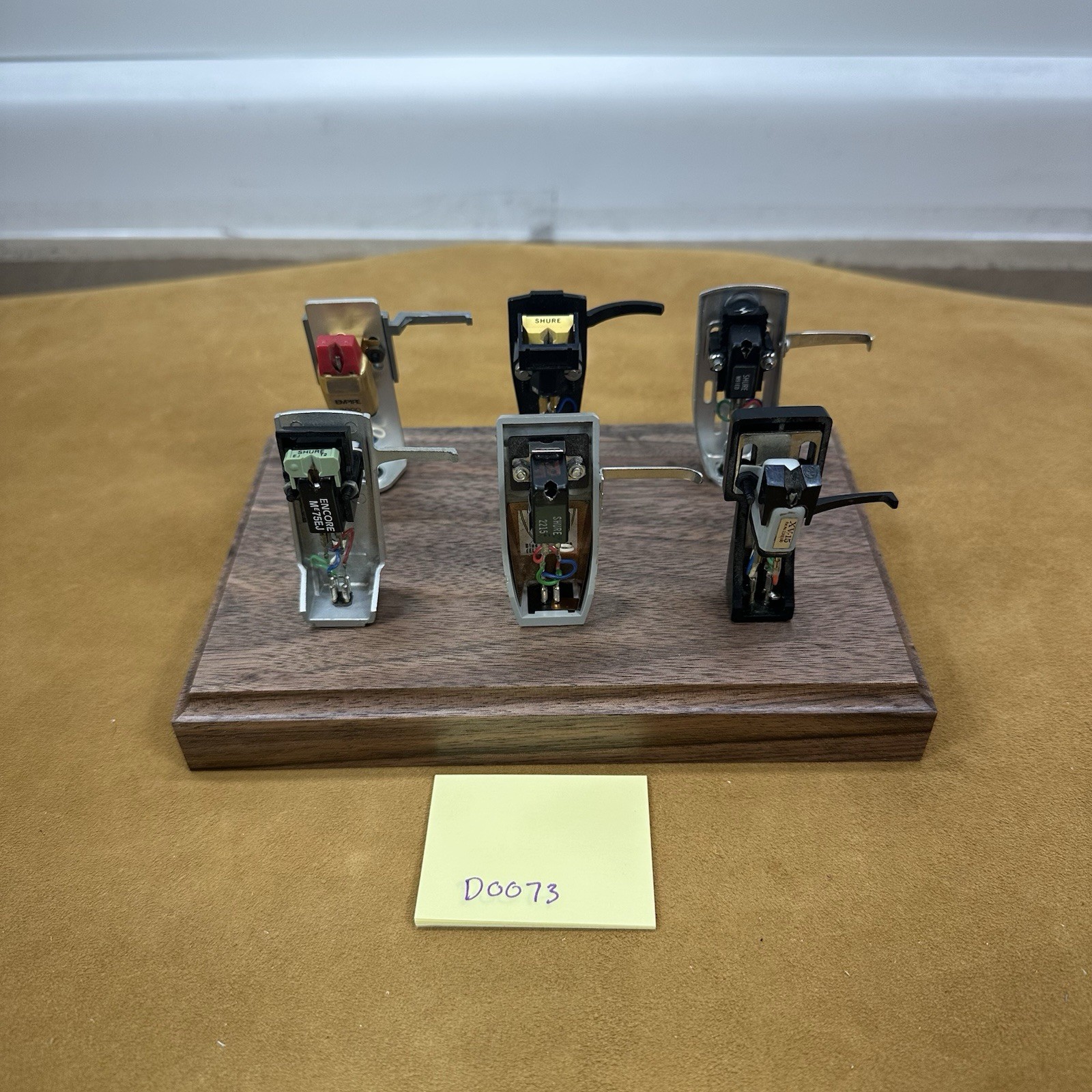 Turntable Cartridges Headshell Stand Display Walnut – For Six Headshells – Read