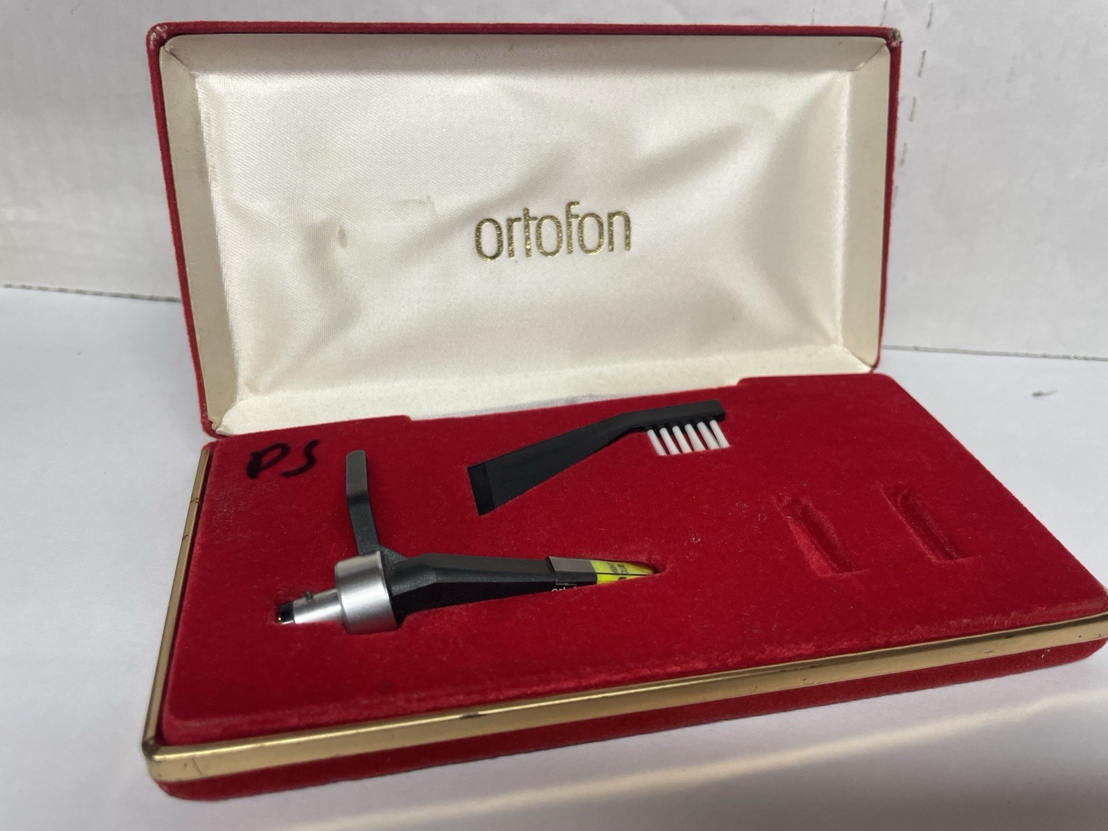 1 x Ortofon Concorde Night Club Cartridge & Stylus – Black/Yellow + Case & Brush