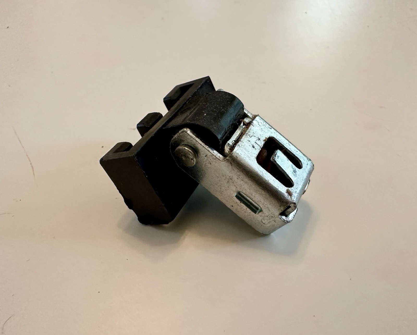 Technics Yamaha Panasonic MCS Turntable Dust Cover Hinge Fits Others See List