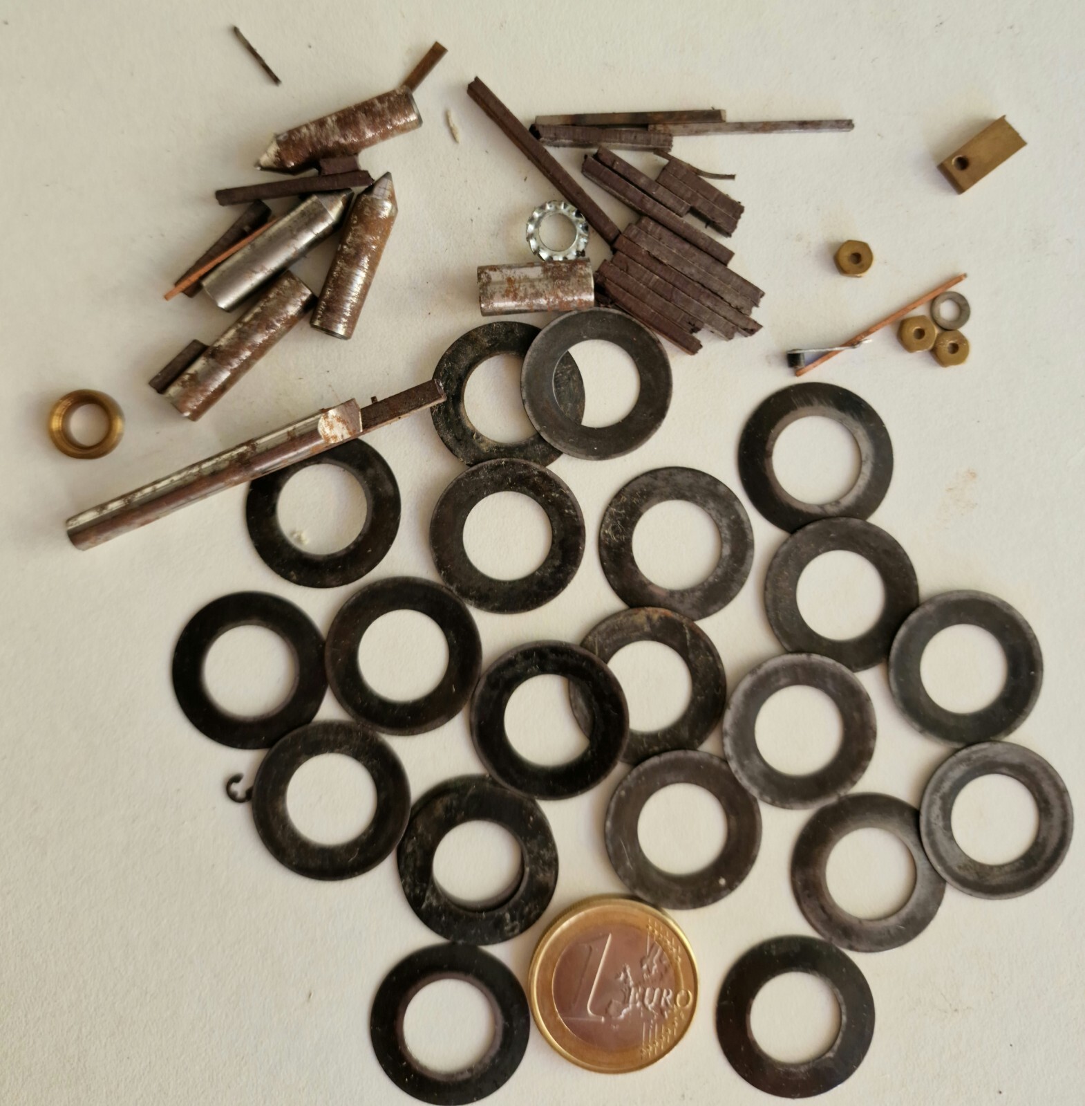 ACCESSORIES – SPARE PARTS MANUFACTURING NEEDLES-TURNTABLE CAPSULES