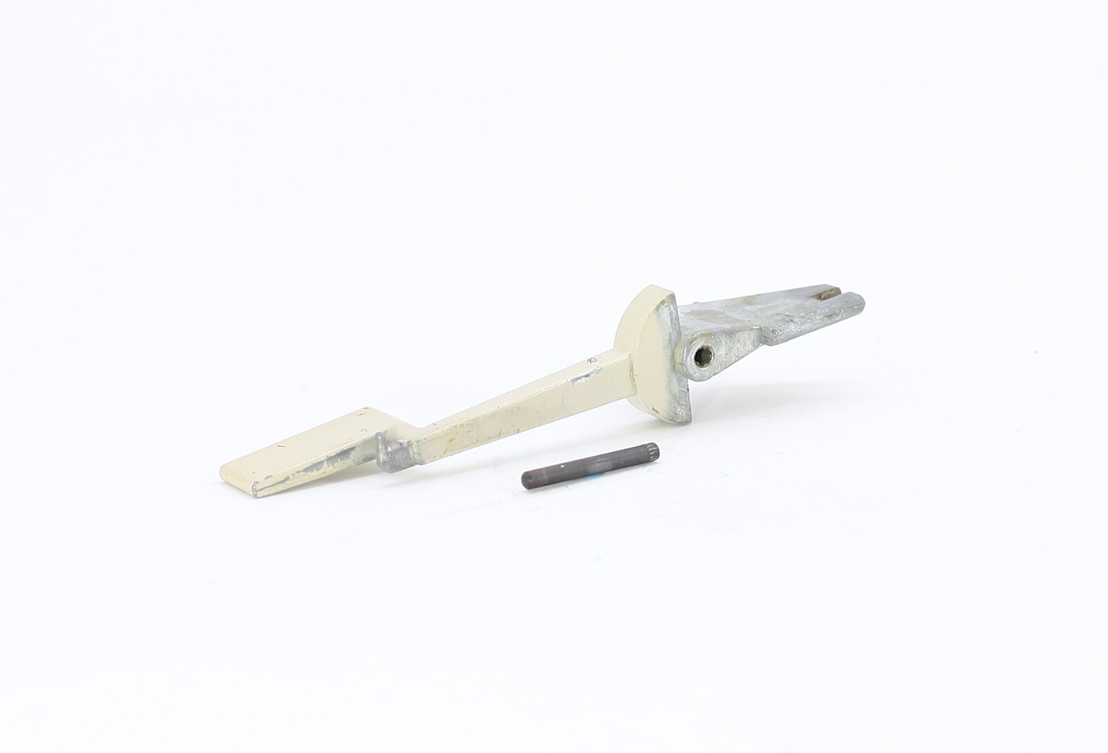 Telefunken 210 – Tone Arm Lift Lever & Arm Rest – Turntable Part