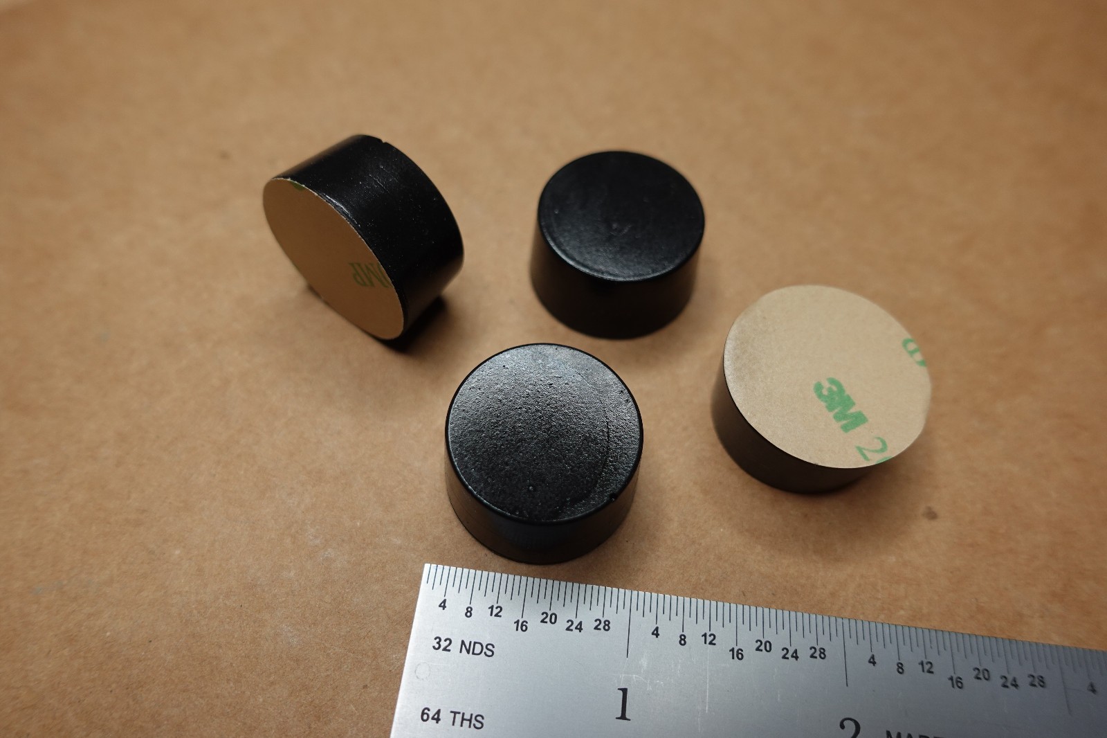 QTY 4 DISC 1×1/2in ISOLATE IT WITH SORBOTHANE PADS CIRCLE FEET 25x12mm 1″ 70D 3M
