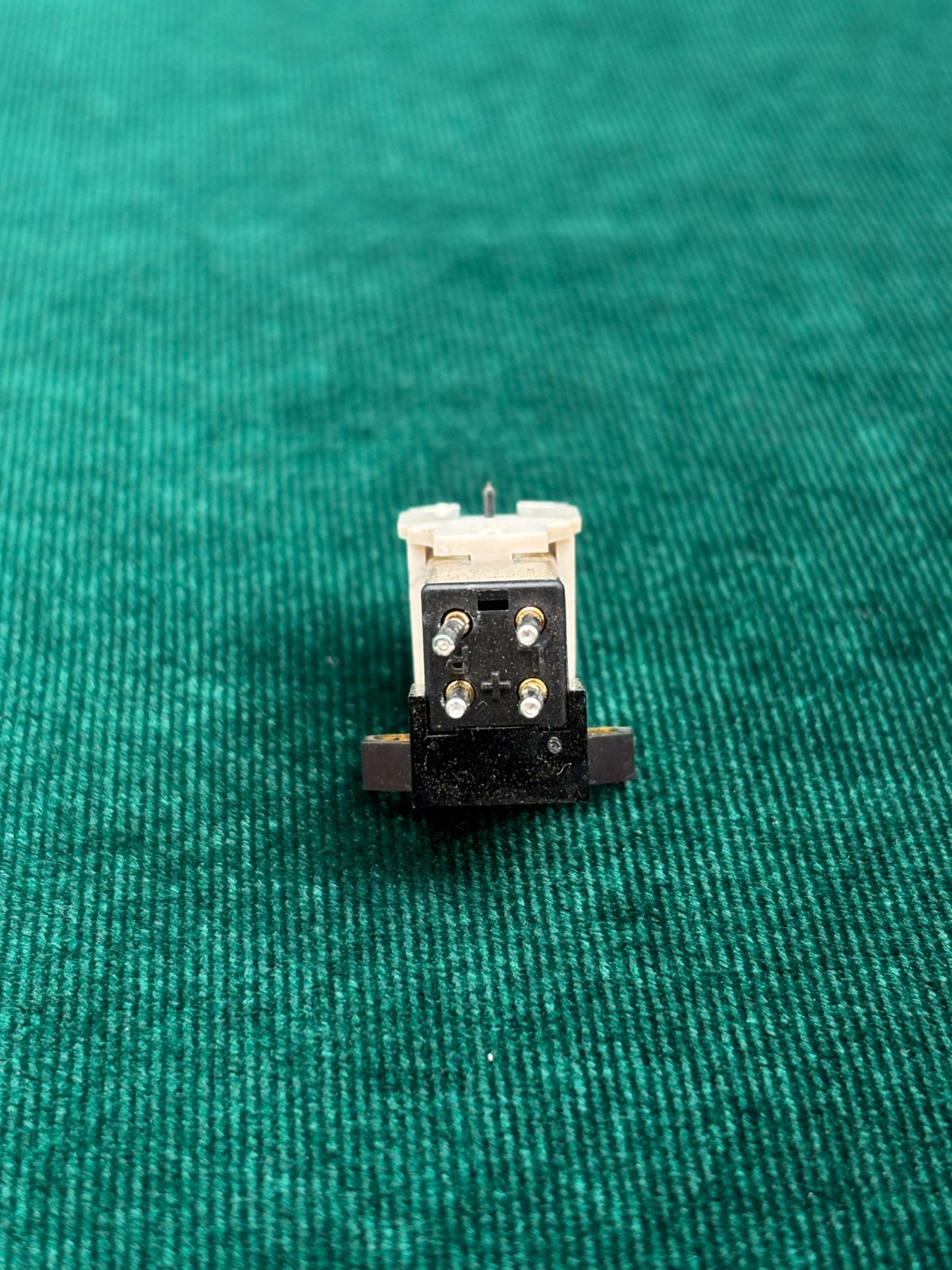 Vintage Turntable Phono Cartridge with Stylus Needle