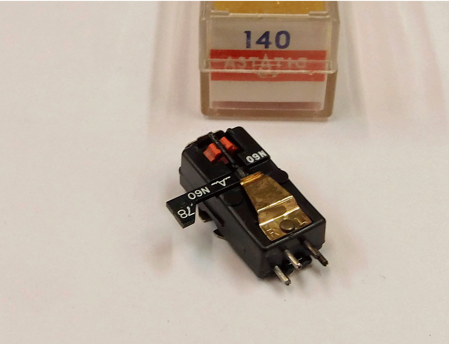 ASTATIC 140 138 UNIVERSAL CRYSTAL STEREO CARTRIDGE FOR PHONOGRAPH RECORD PLAYERS