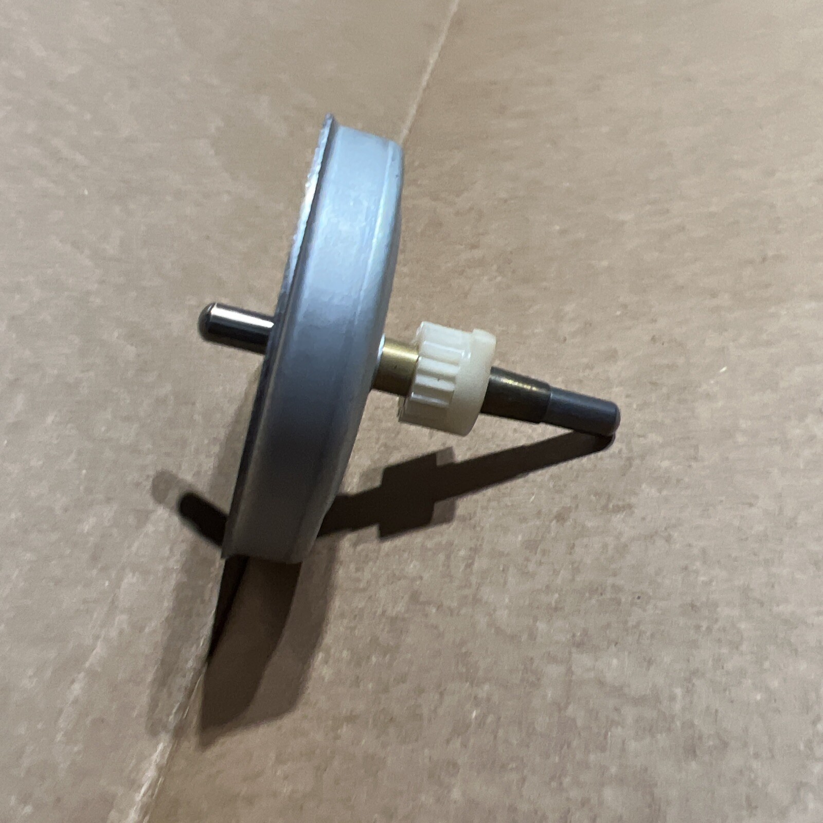 Realistic Lab-395 Direct Drive TURNTABLE Motor – OEM Replacement Part