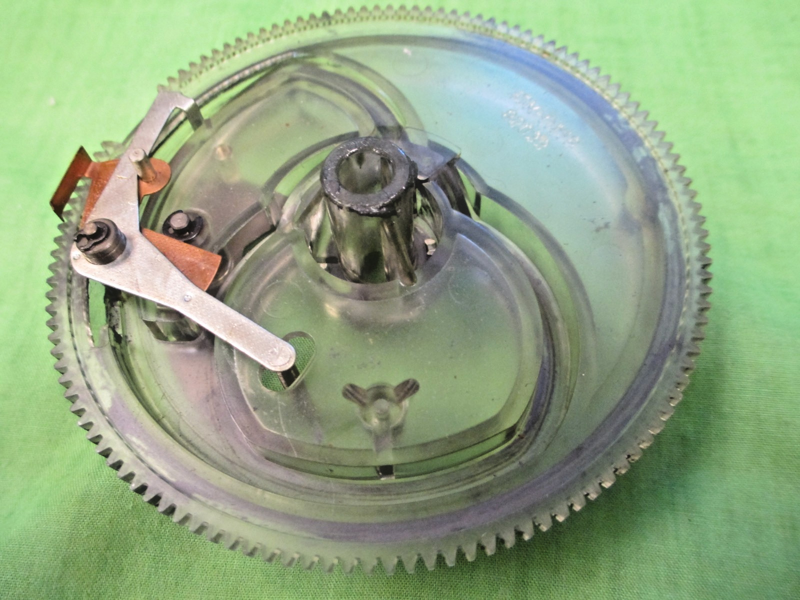 DUAL TURNTABLE 1009SK CAM GEAR ASSEMBLY FROM A CLEAN WORKING UNIT