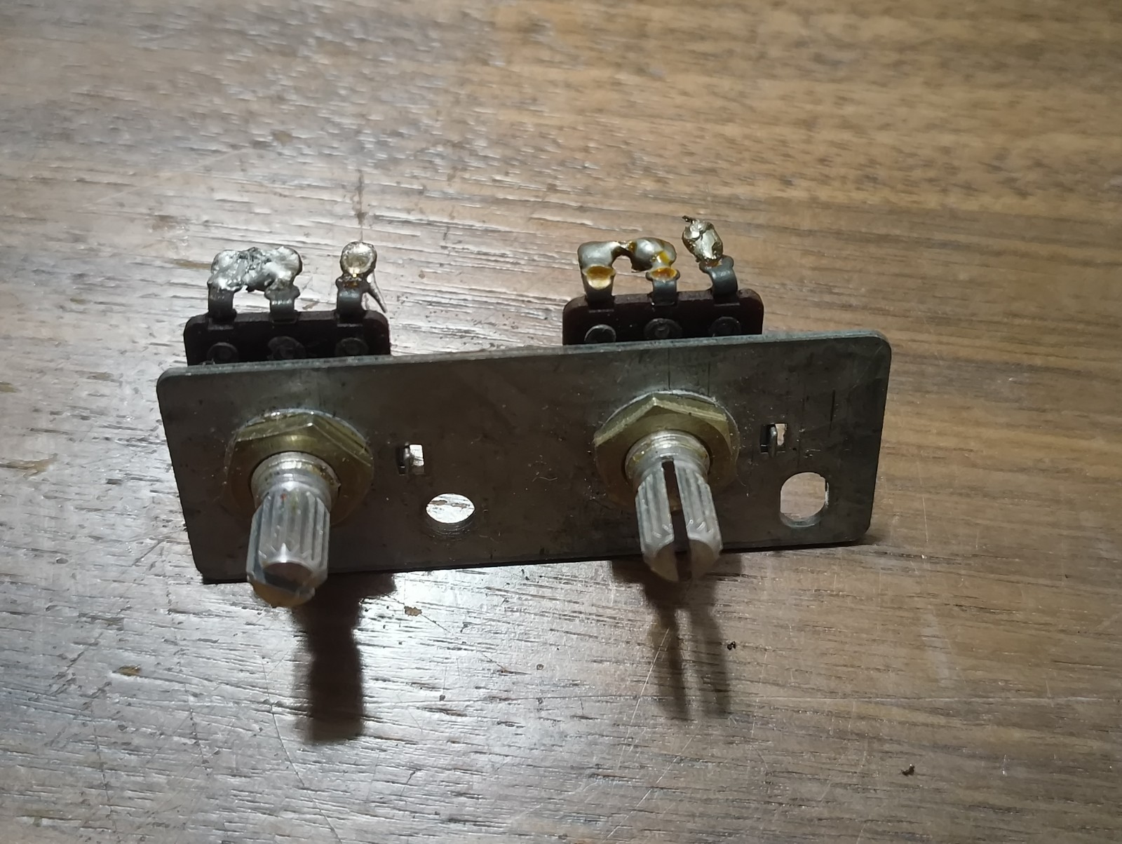 Technics SL-1500 Speed/Pitch Adjustment Potentiometers