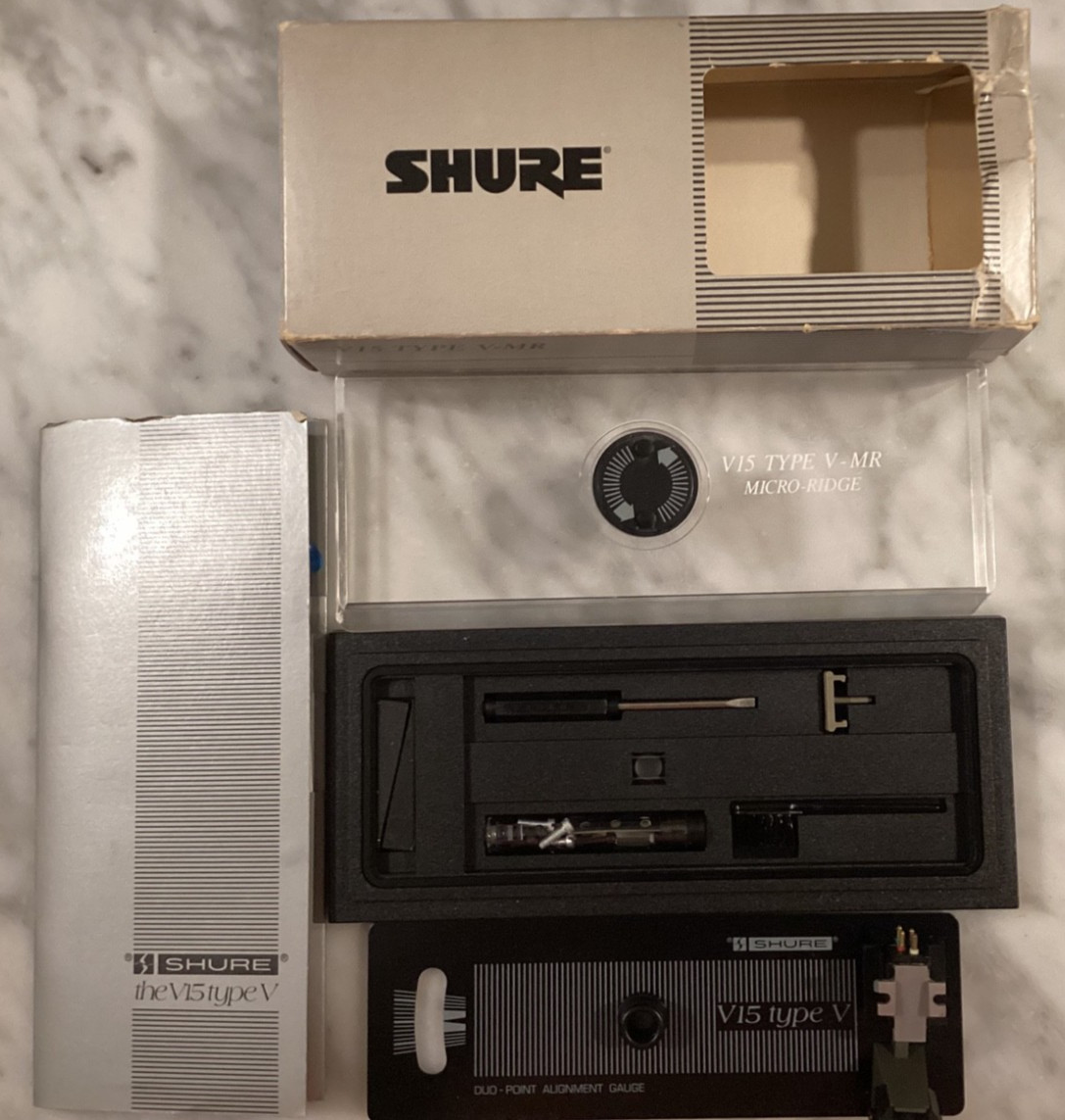 SHURE V15V CARTRIDGE (NO STYLUS SEE BELOW) IN SHURE V15V-MR PLASTIC DISPLAY CASE