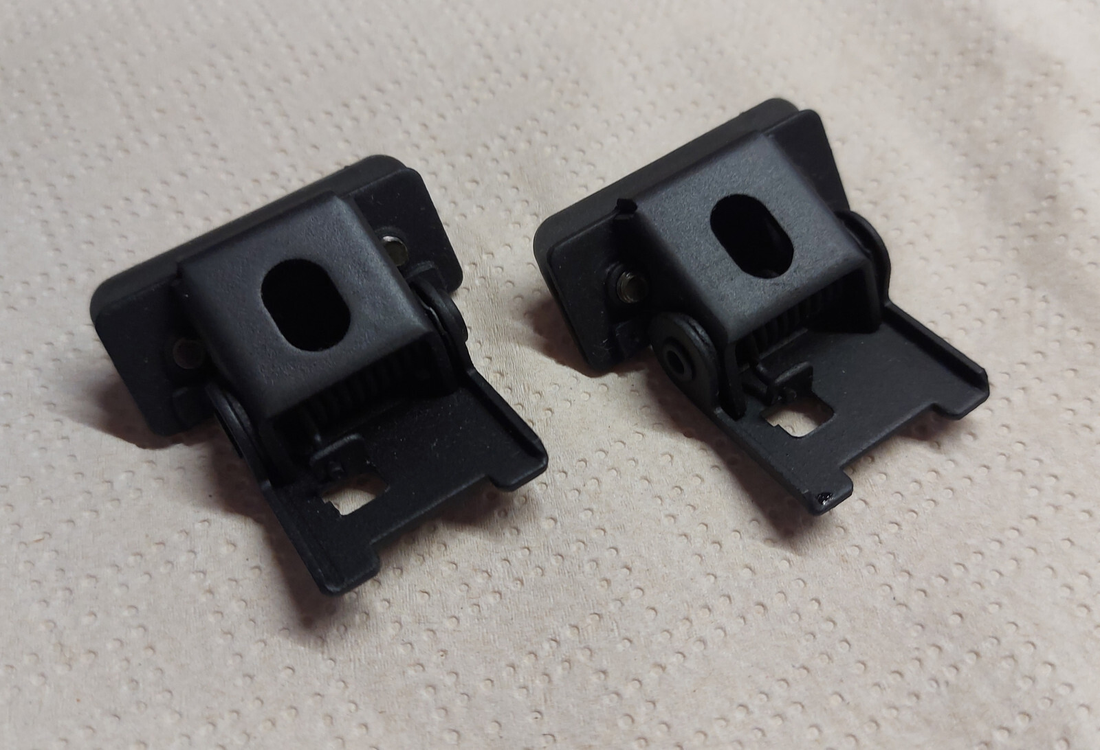 2x DUST COVER LID HINGES ORIGINAL – NOS – NEW – LUXMAN PD-264 PD264 PD 264