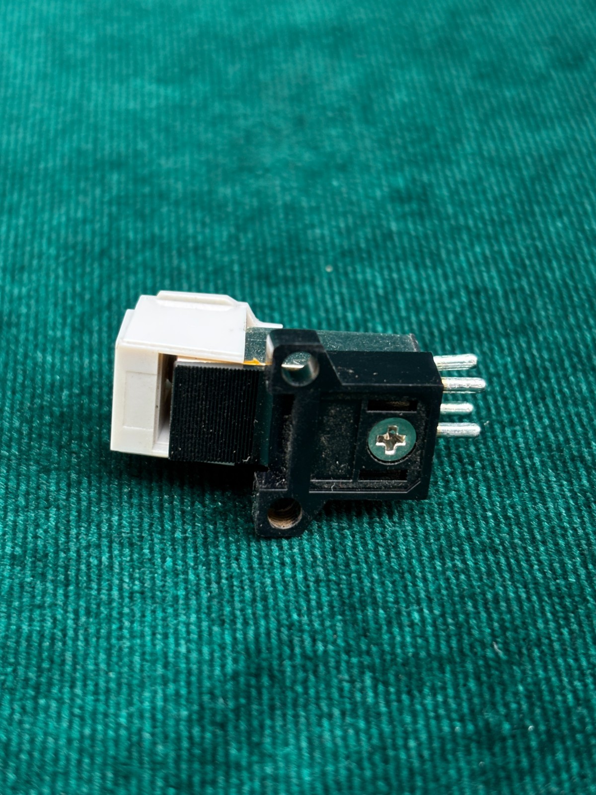 Vintage Turntable Phono Cartridge with Stylus Needle