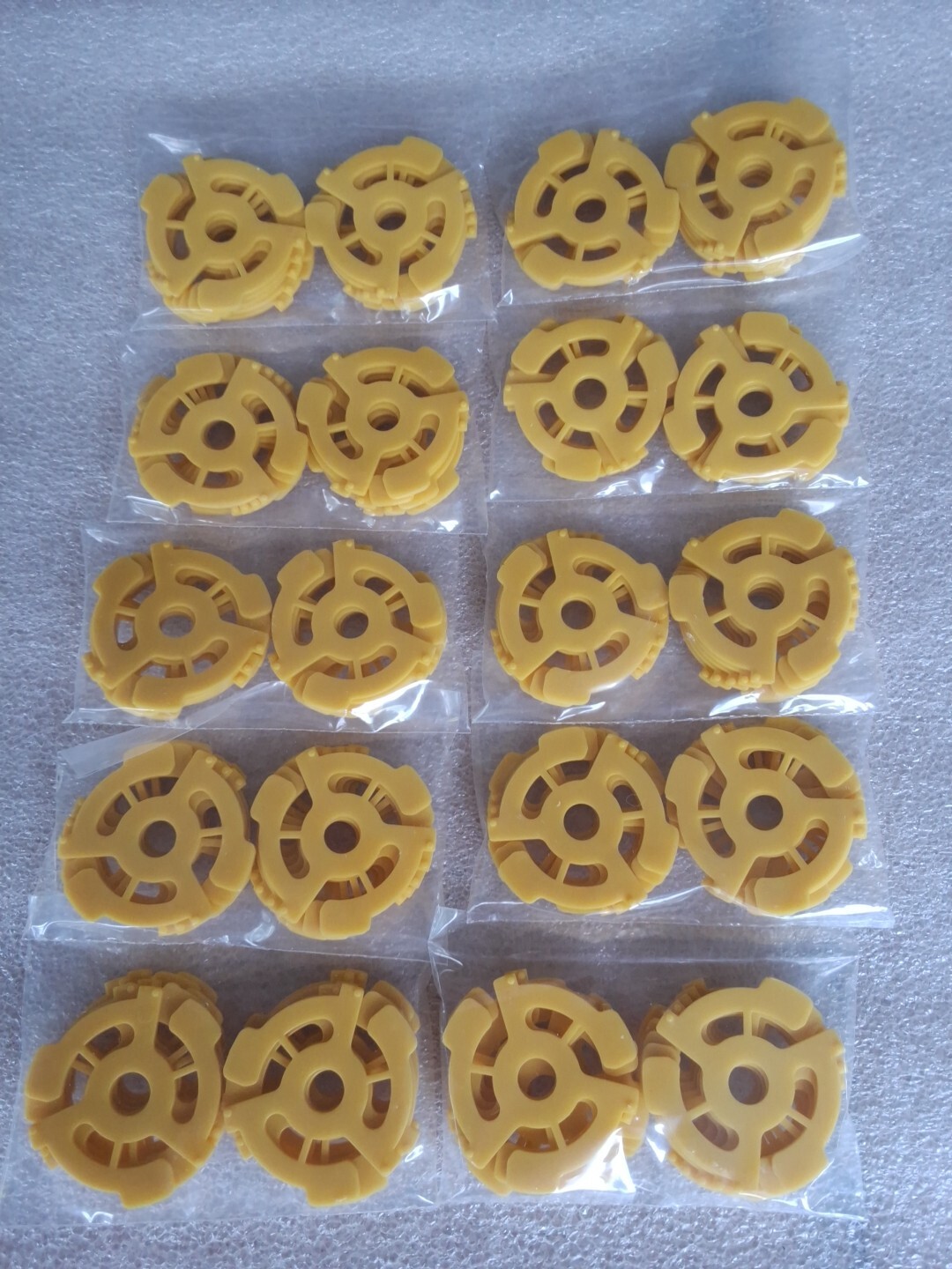100 Yellow 45 rpm 7″ Record Flat Plastic Adapter Snap-In Inserts BEST PRICE