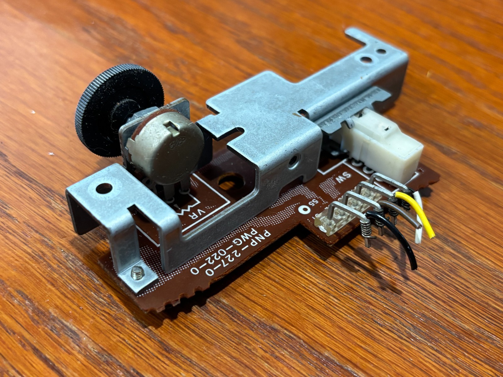 Pioneer PL-220 Turntable Parts – Pitch Control & Speed Select Circuit Board