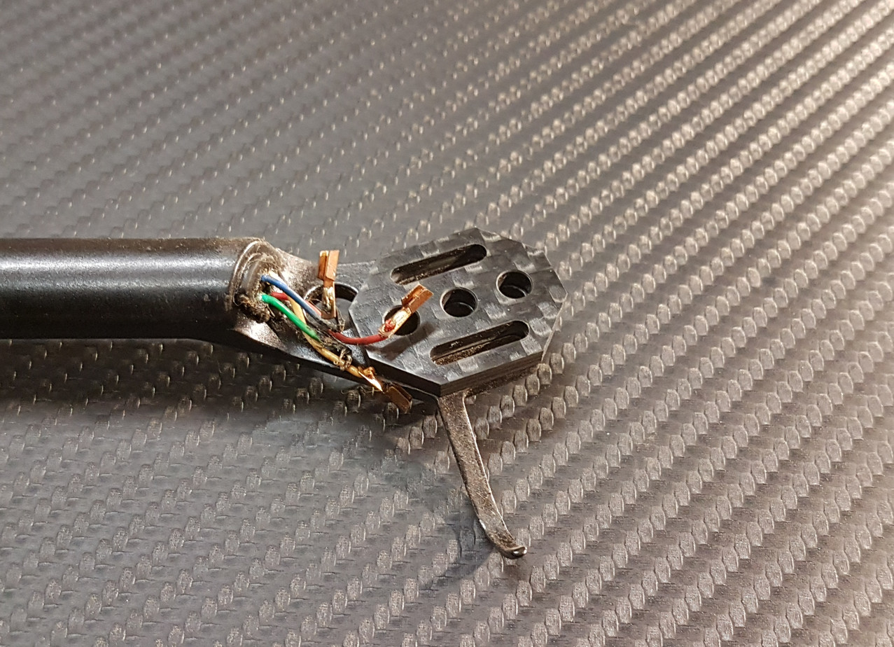 Headshell / Cartridge Isolation / Spacer for REGA RB Serie Tonearm Real Carbon