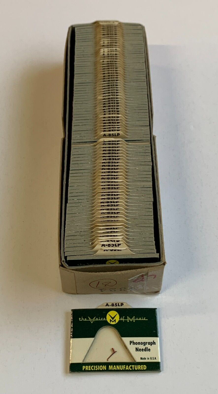 Box of 82 Vintage VOICE OF MUSIC Phonograph Needles New Old Stock A-85 LP