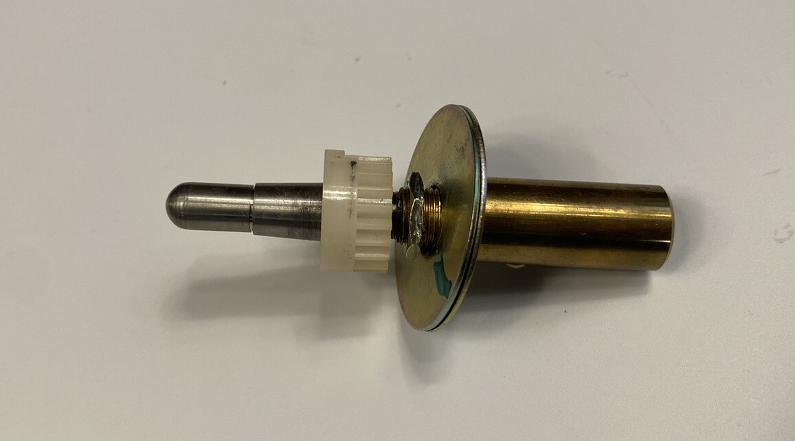 Sansui FR-1080 Turntable Spindle • With Gear Genuine Part Used • Vintage 1970s •