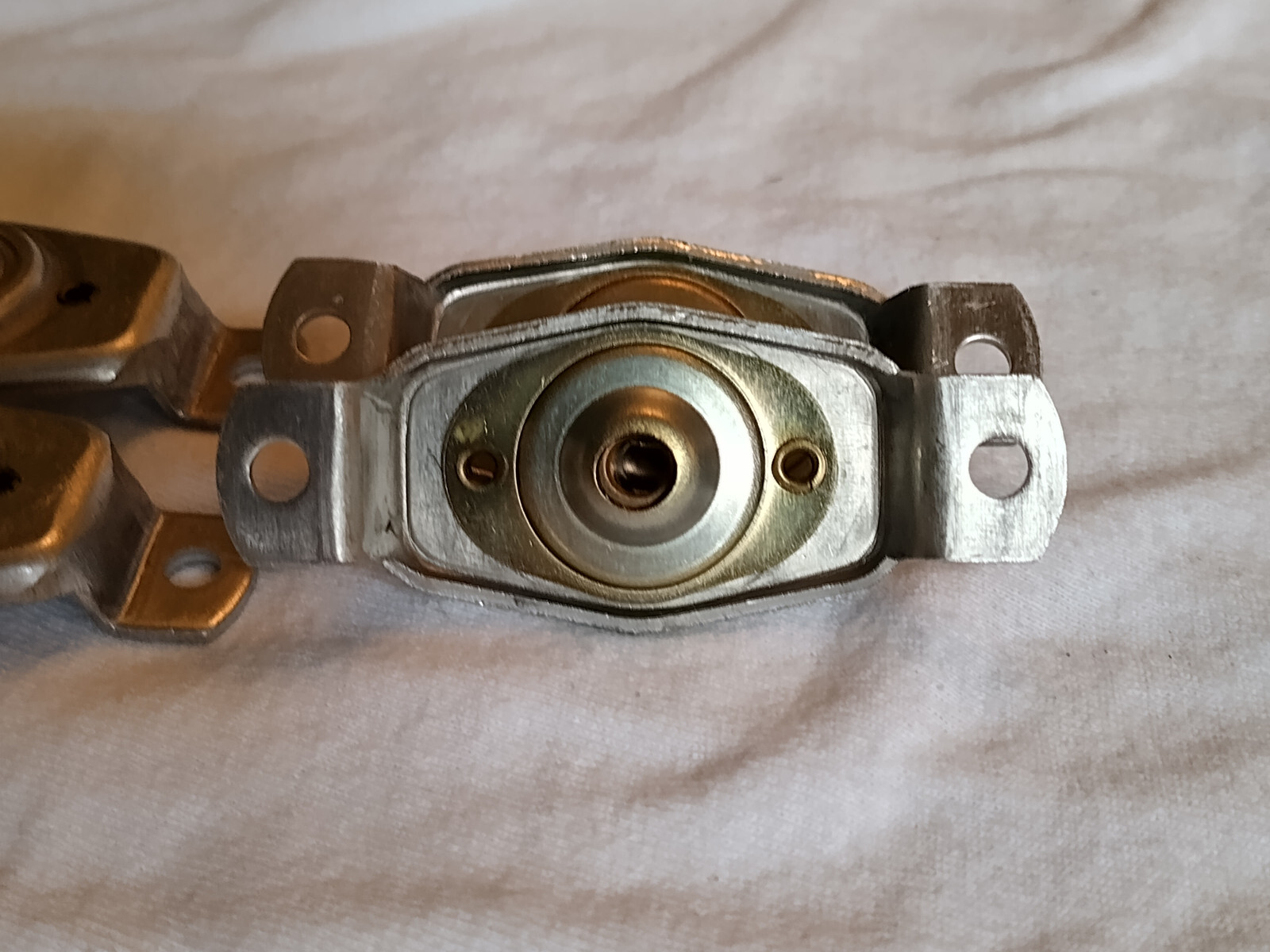 Dual Turntable Upper Bearing Assembly 204686, 31 U-U 16 for 1009F, others NOS