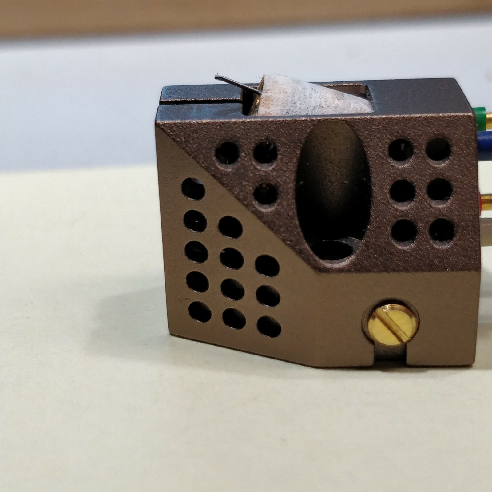 Lyra Moving Coil MC Cartridge Specialized Retipping Service. Boron Line Contact